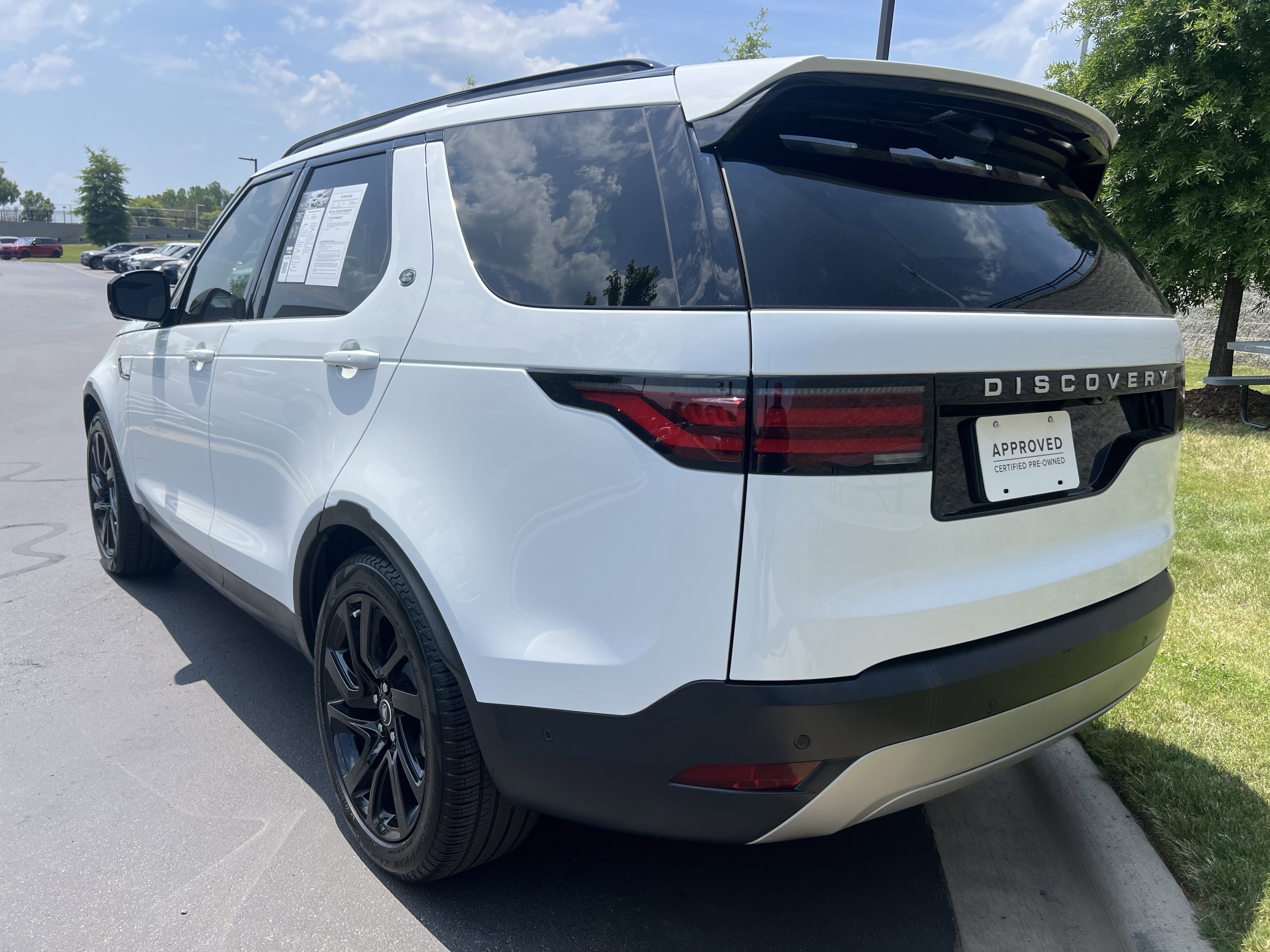 Certified 2025 Land Rover Discovery S AWD/4WD image 5