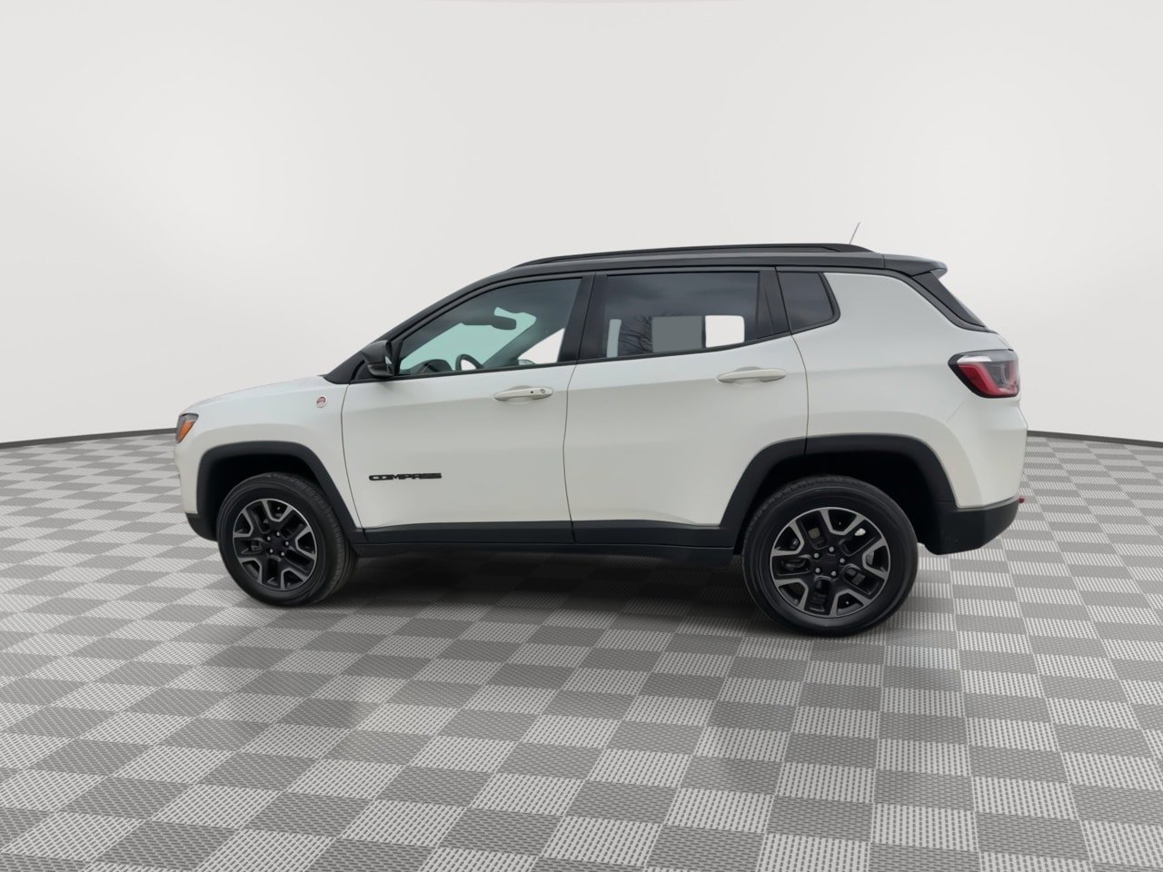 Used 2018 Jeep Compass Trailhawk w/ Cold Weather Group AWD/4WD image 5