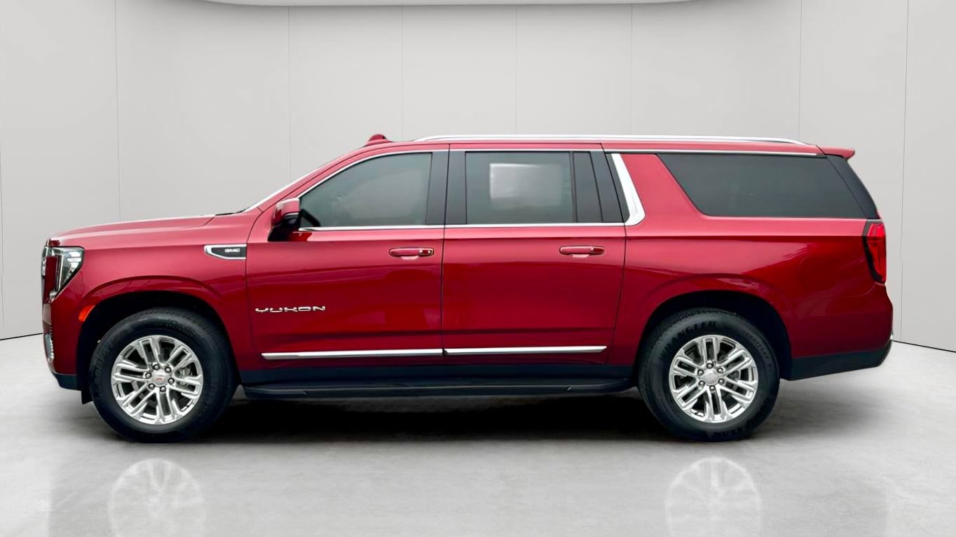 Used 2023 GMC Yukon XL SLT w/ SLT Luxury Package AWD/4WD image 9