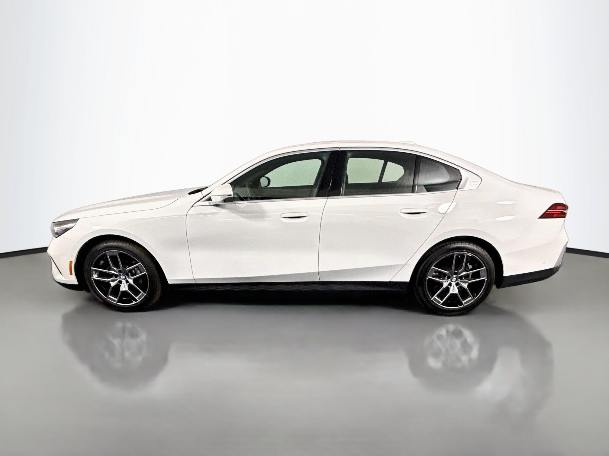 Used 2026 BMW 530i RWD image 6