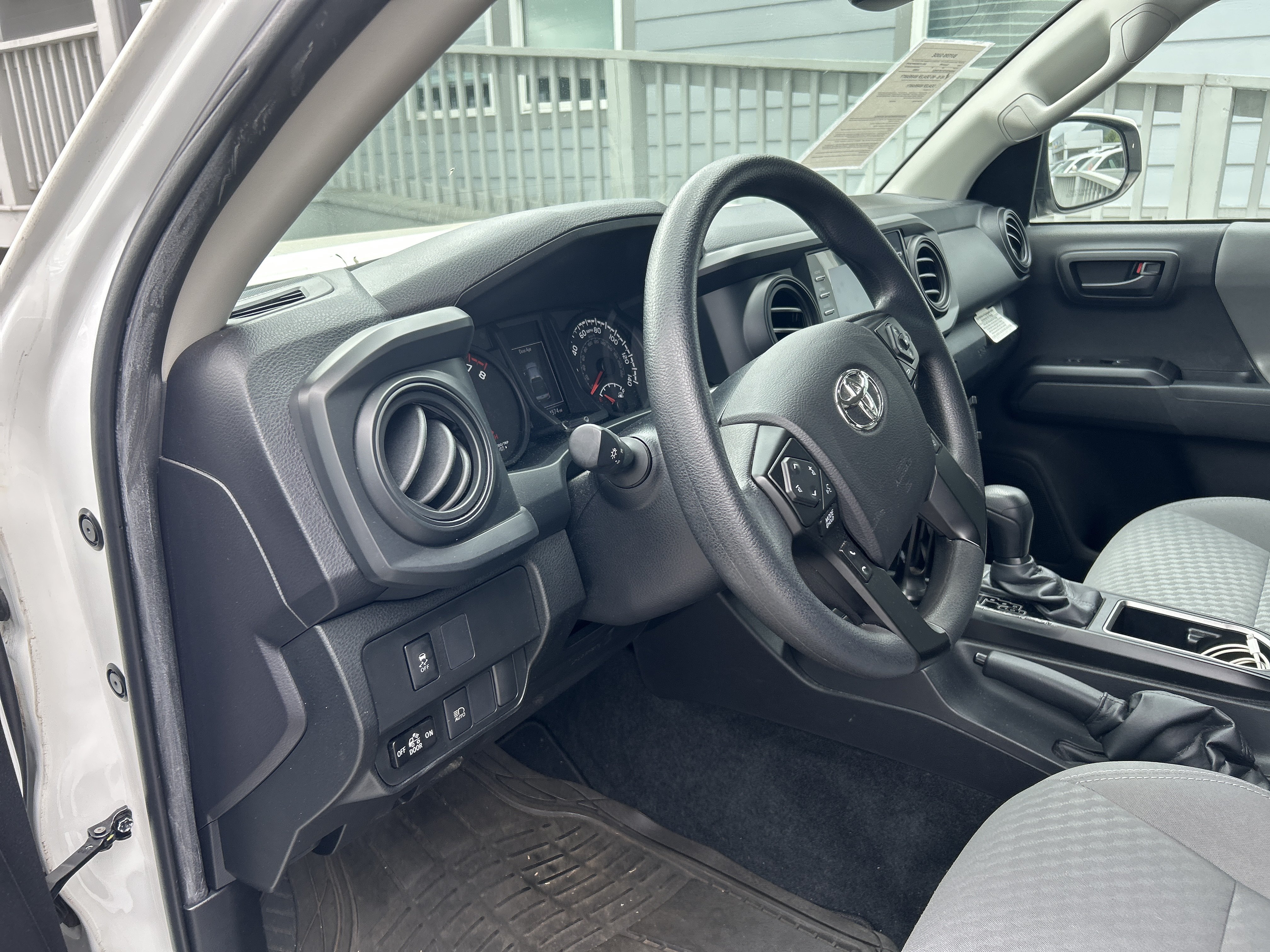 Used 2022 Toyota Tacoma SR w/ SR Convenience Package RWD image 9