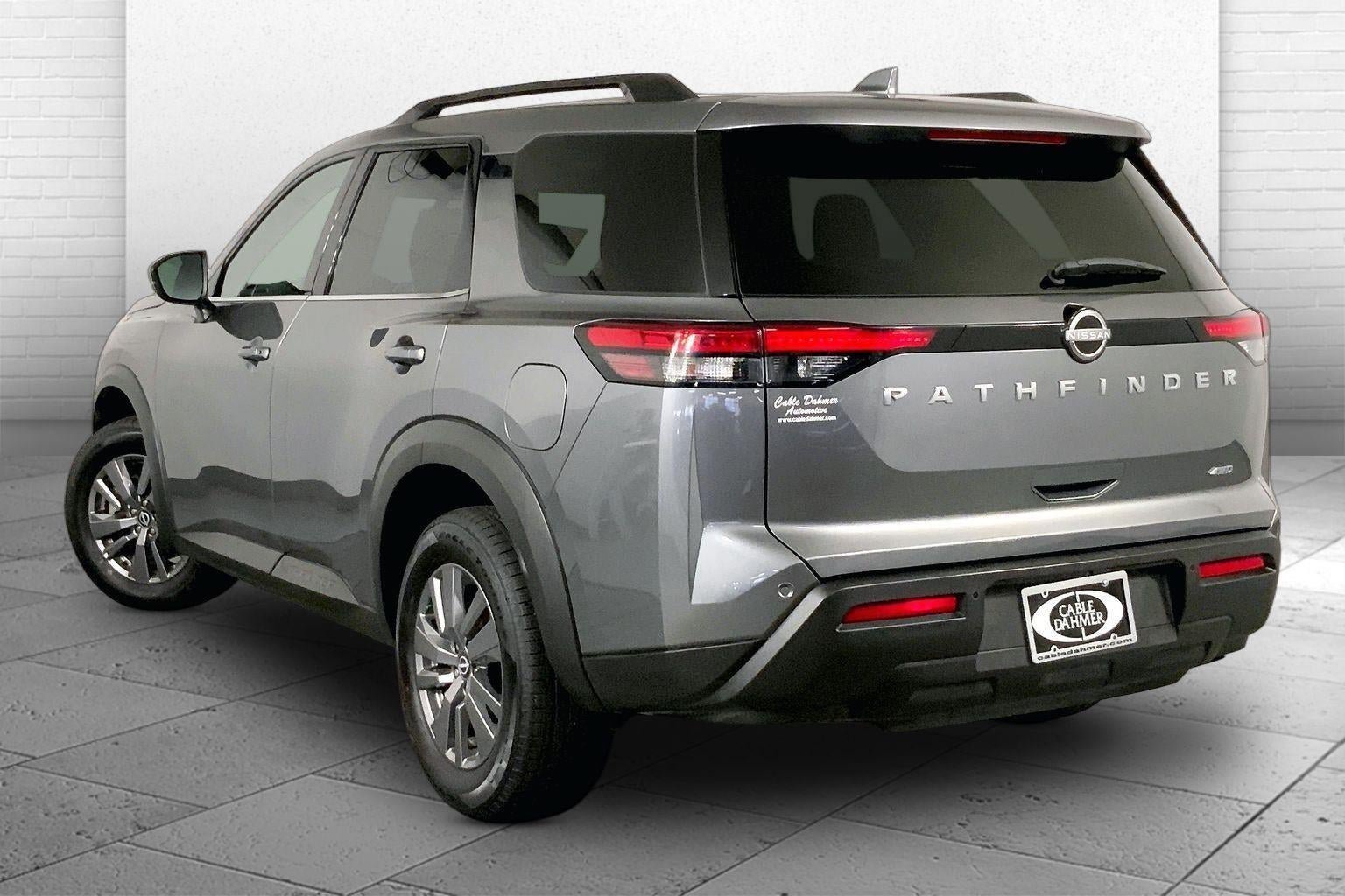 Used 2025 Nissan Pathfinder SV AWD/4WD image 4