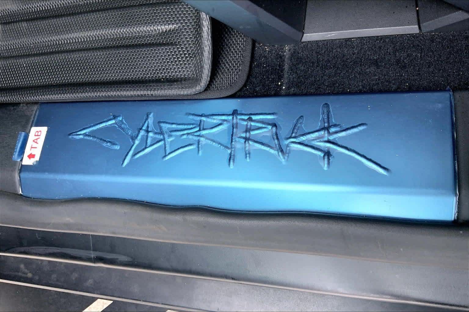Used 2024 Tesla Cybertruck AWD Crew Cab image 7