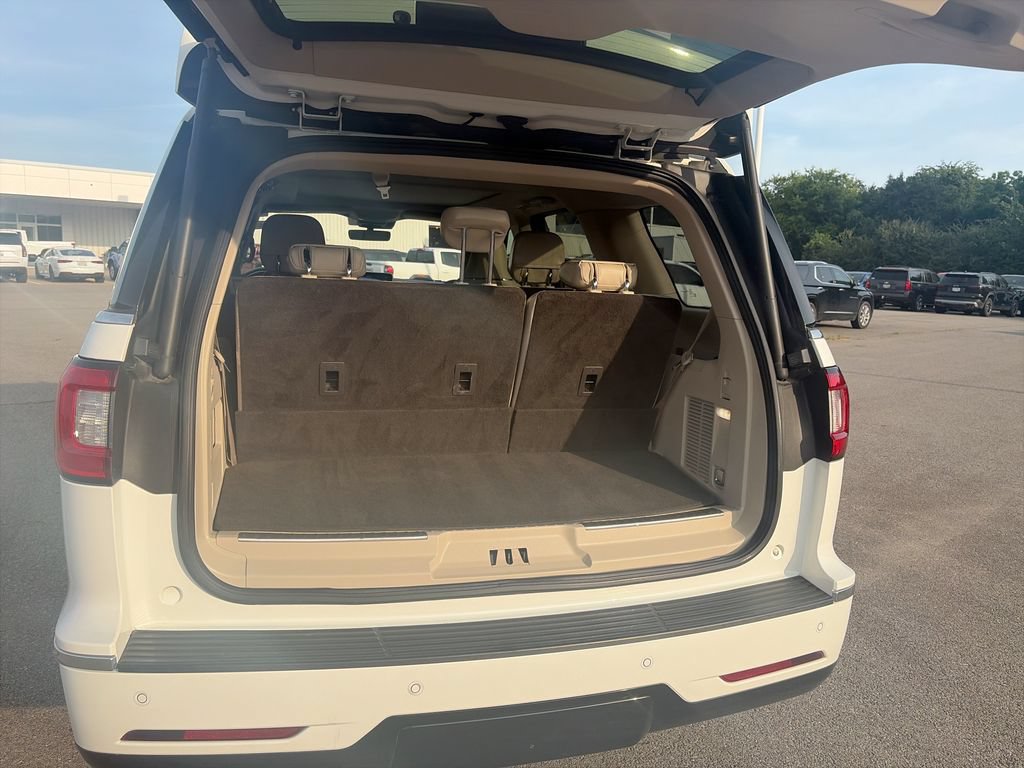 Used 2020 Lincoln Navigator Reserve w/ Equipment Group 208A Reserve AWD/4WD image 27