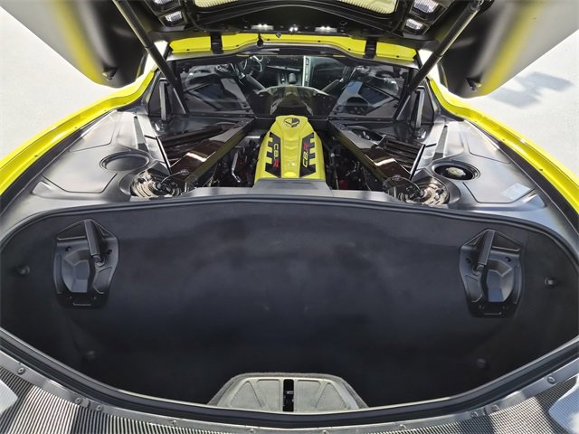 Used 2021 Chevrolet Corvette Stingray Premium Cpe w/ Z51 Performance Package image 11