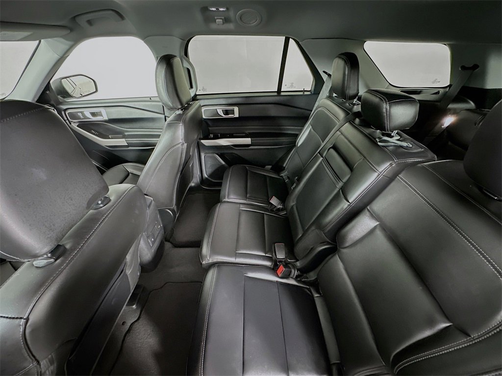 Used 2024 Ford Explorer XLT w/ Equipment Group 202A image 21