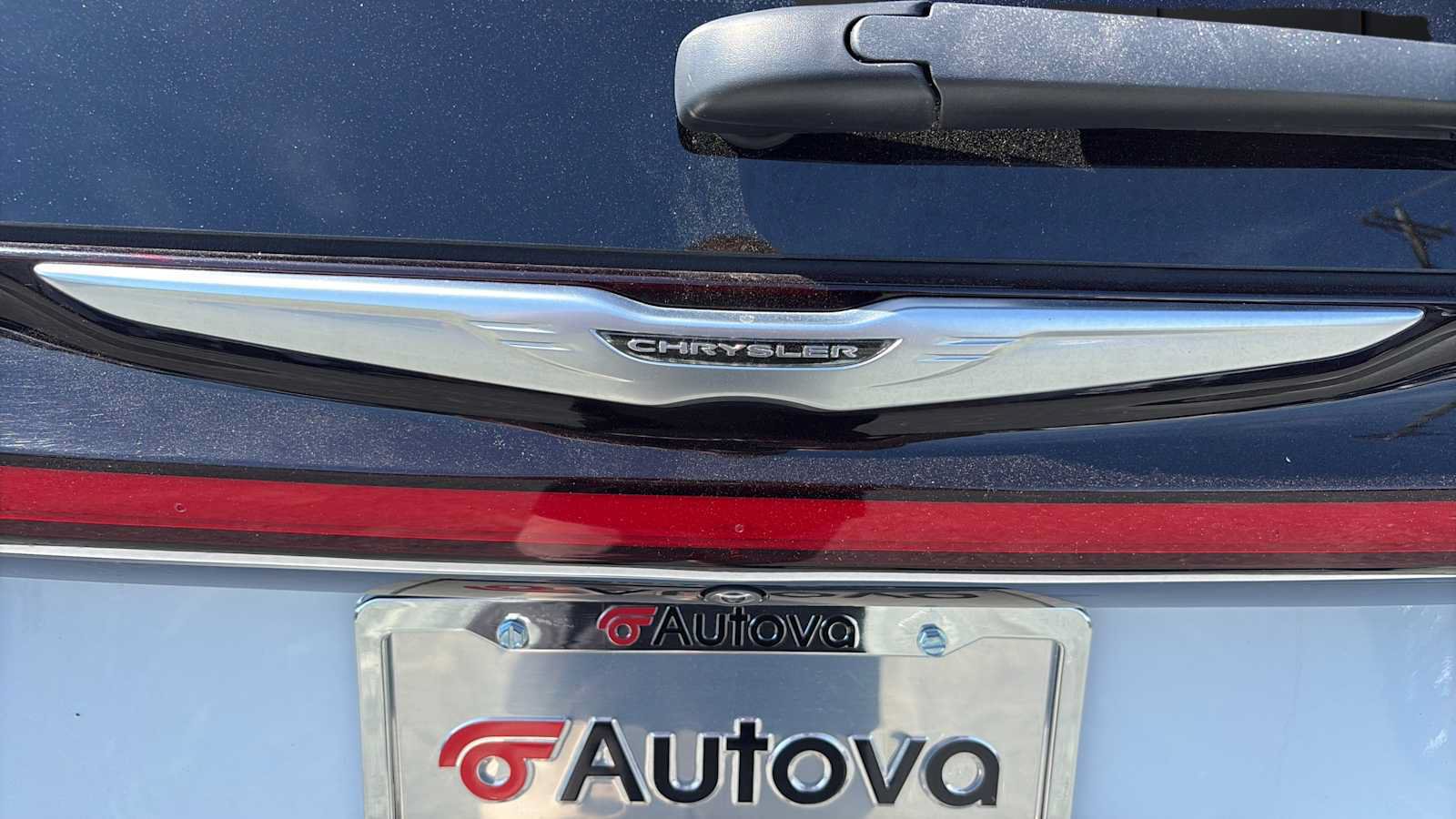 Used 2023 Chrysler Pacifica Touring-L FWD image 30