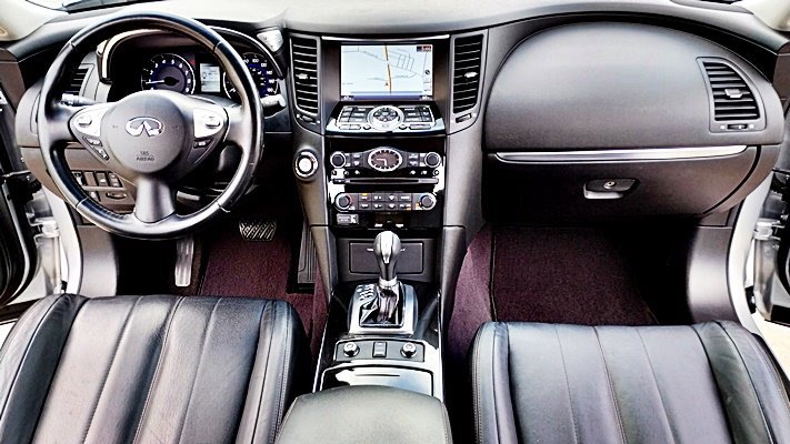 Used 2017 INFINITI QX70 2WD w/ Premium Package image 14