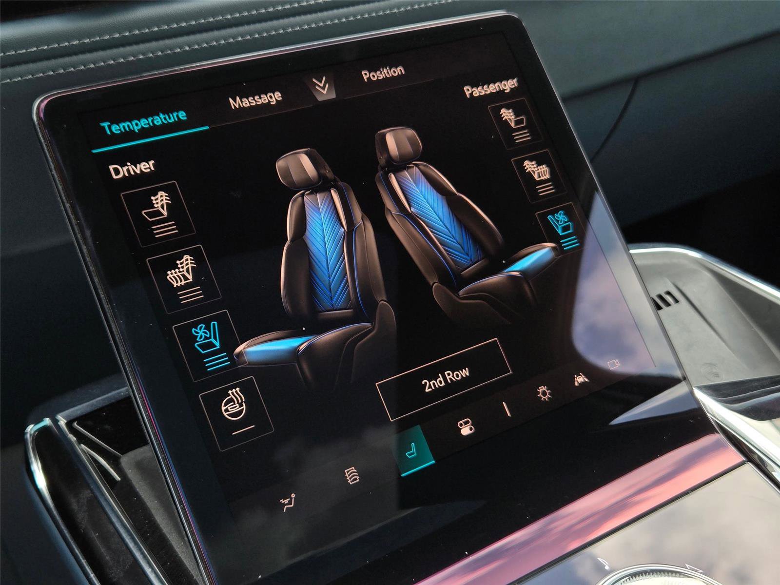 Certified 2025 Cadillac Escalade IQ Luxury 2 w/ LPO, Premium Carpet Package AWD/4WD image 22