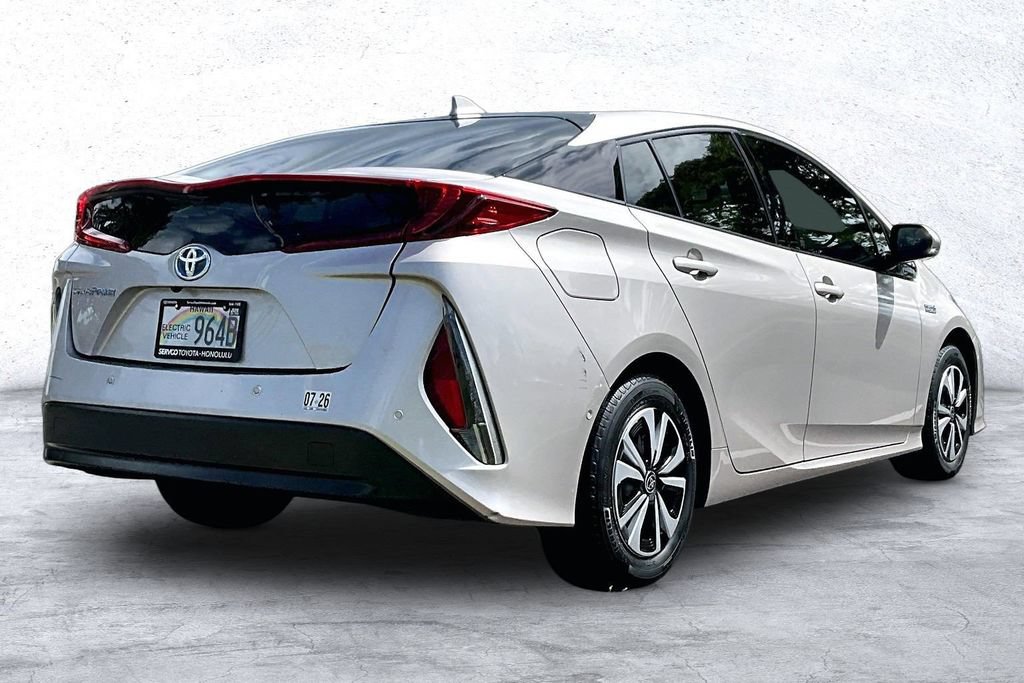 Used 2018 Toyota Prius Prime Plus FWD image 2