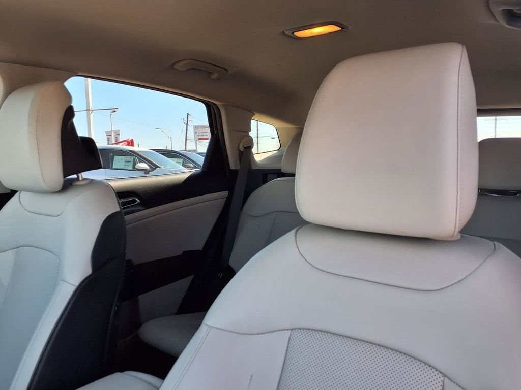 Used 2023 Kia Sportage EX image 17