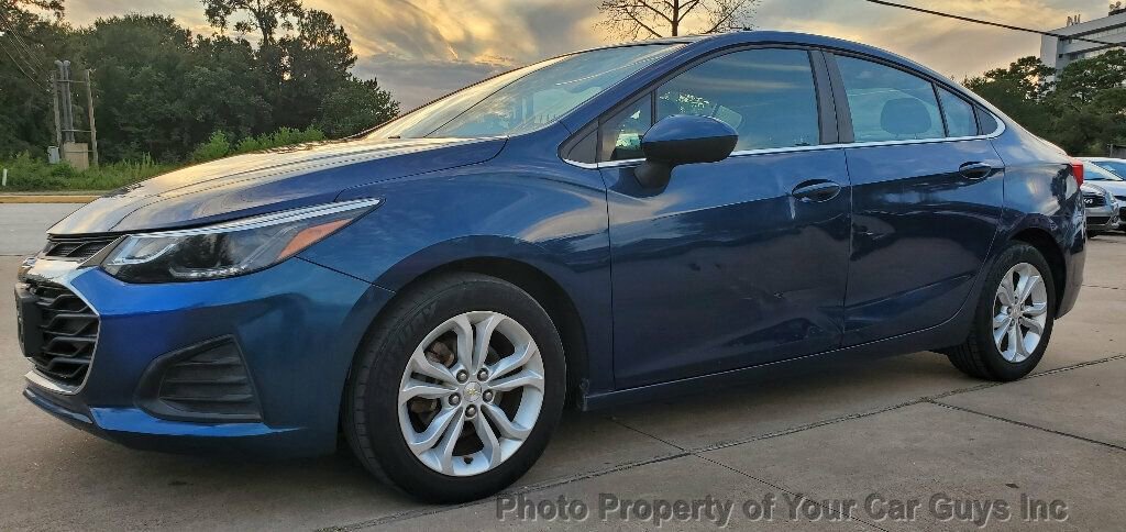 Used 2019 Chevrolet Cruze LT FWD image 1