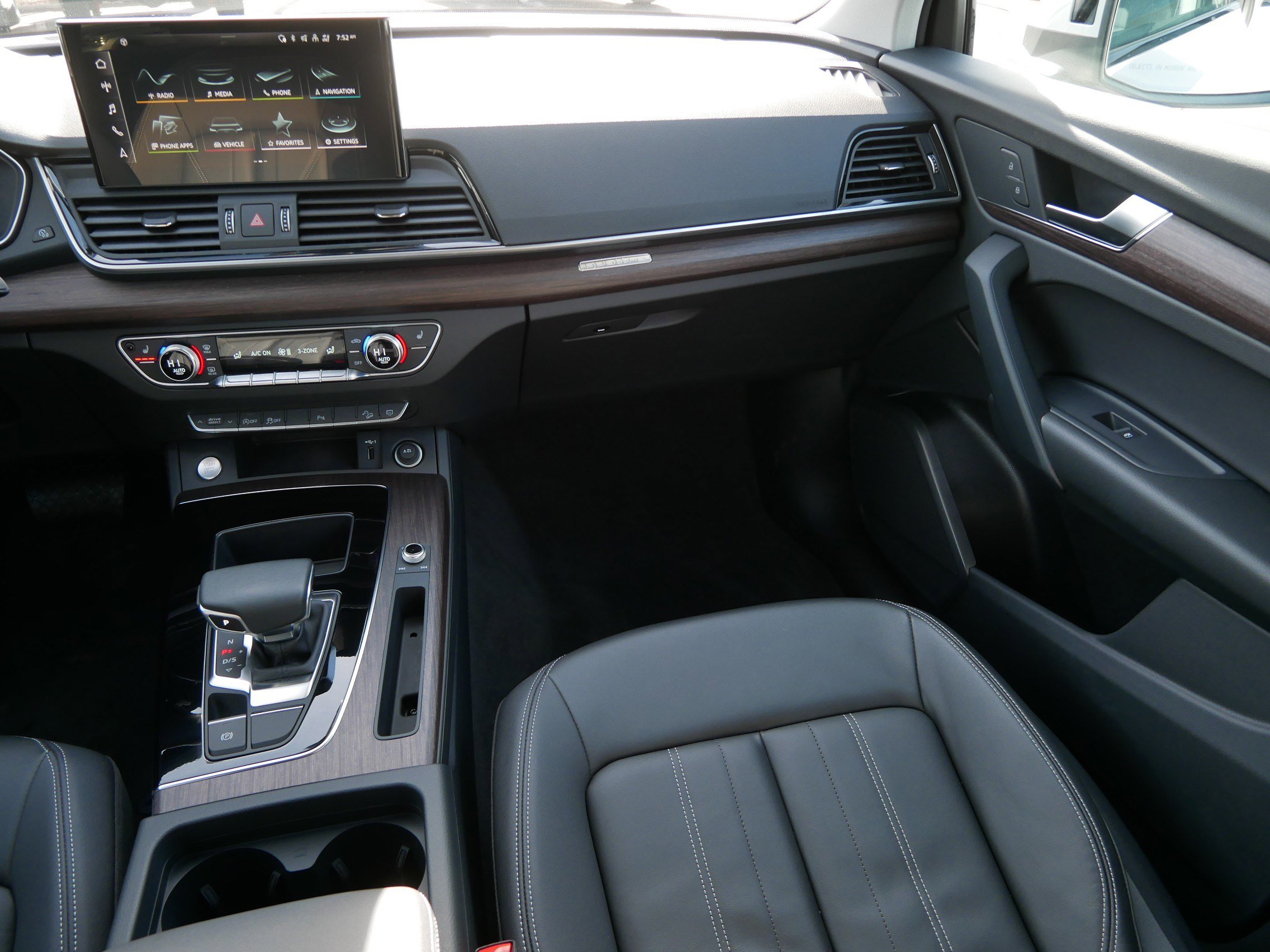 Used 2025 Audi Q5 2.0T Premium w/ Convenience Plus Package image 11