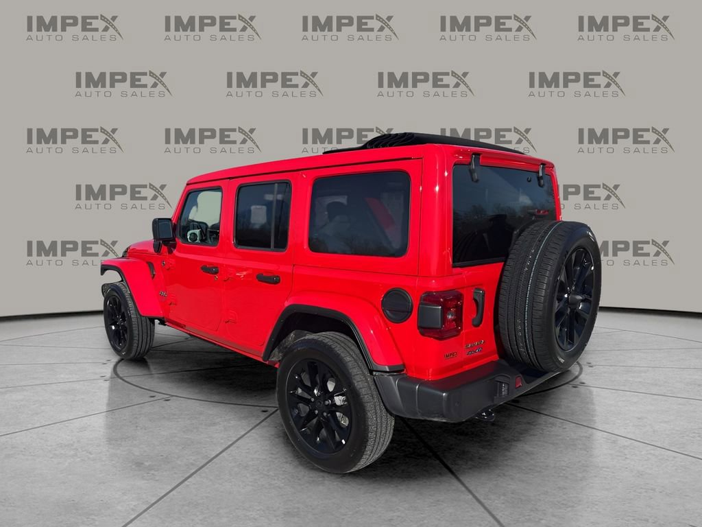 Used 2025 Jeep Wrangler Unlimited Sahara w/ Safety Group AWD/4WD image 3