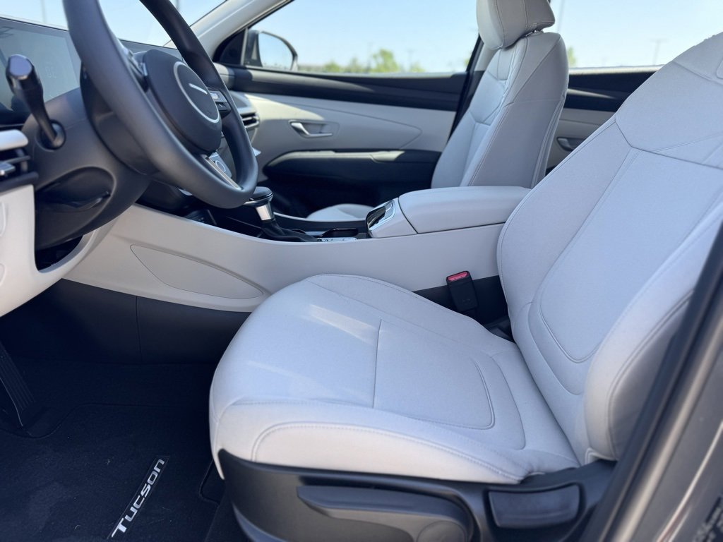 New 2026 Hyundai Tucson SE image 18