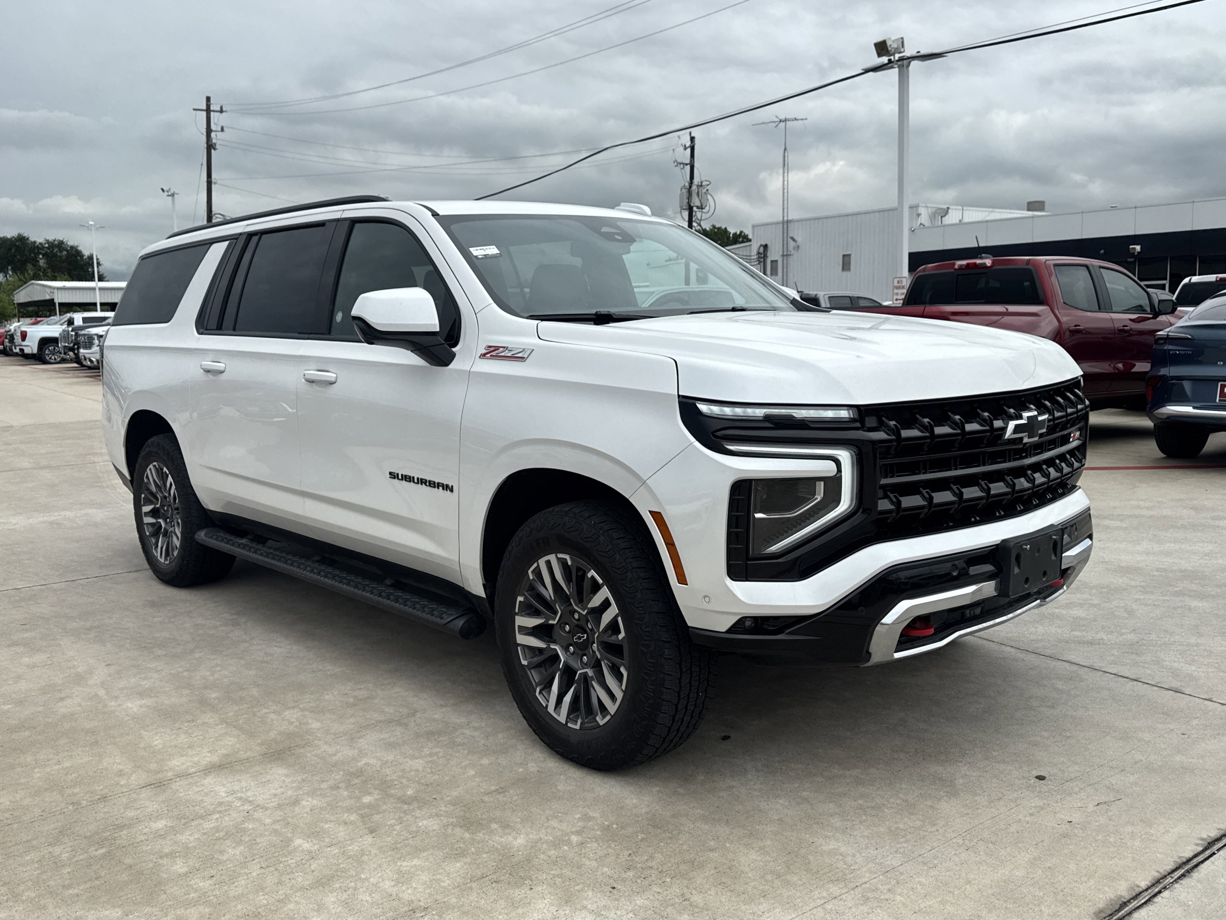 Used 2025 Chevrolet Suburban Z71 AWD/4WD image 15