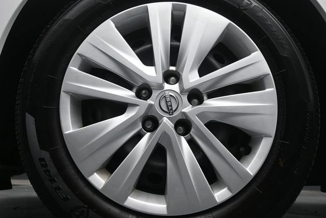 Used 2025 Nissan Sentra S FWD image 9
