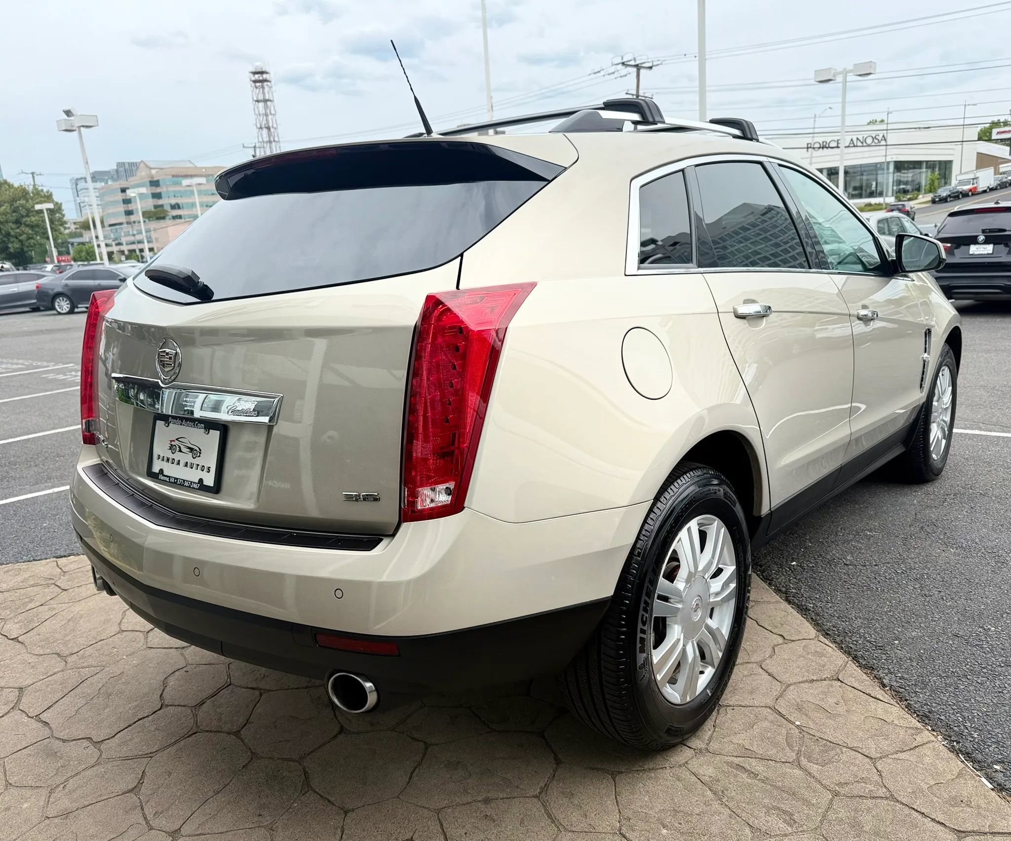Used 2012 Cadillac SRX Luxury AWD/4WD image 7