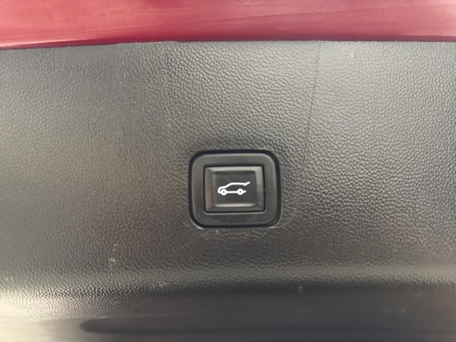 Used 2021 Chevrolet Traverse RS w/ LPO, Floor Liner Package image 23