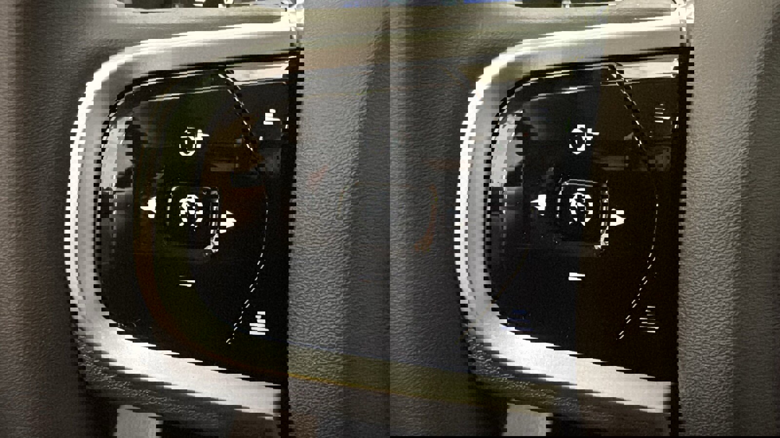 New 2026 Volvo XC90 B6 Plus w/ Protection Package Premier image 13