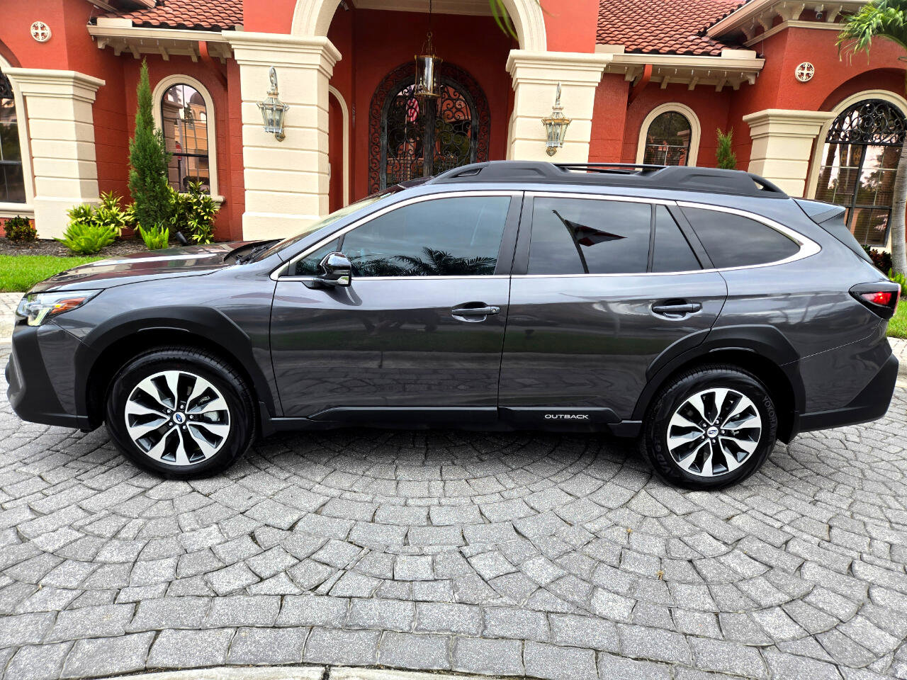 Used 2024 Subaru Outback Limited w/ Popular Package #2 image 9