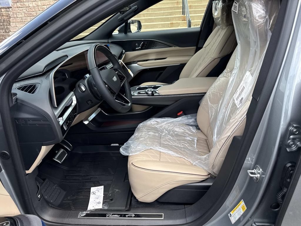New 2026 Cadillac Lyriq Signature Sport w/ Nappa Leather Package AWD/4WD image 8