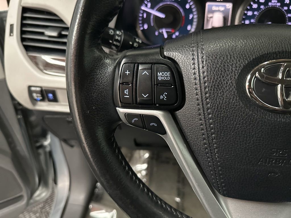 Used 2019 Toyota Sienna XLE FWD image 14