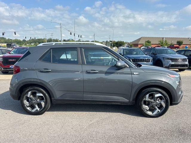 Used 2024 Hyundai Venue SEL FWD image 6