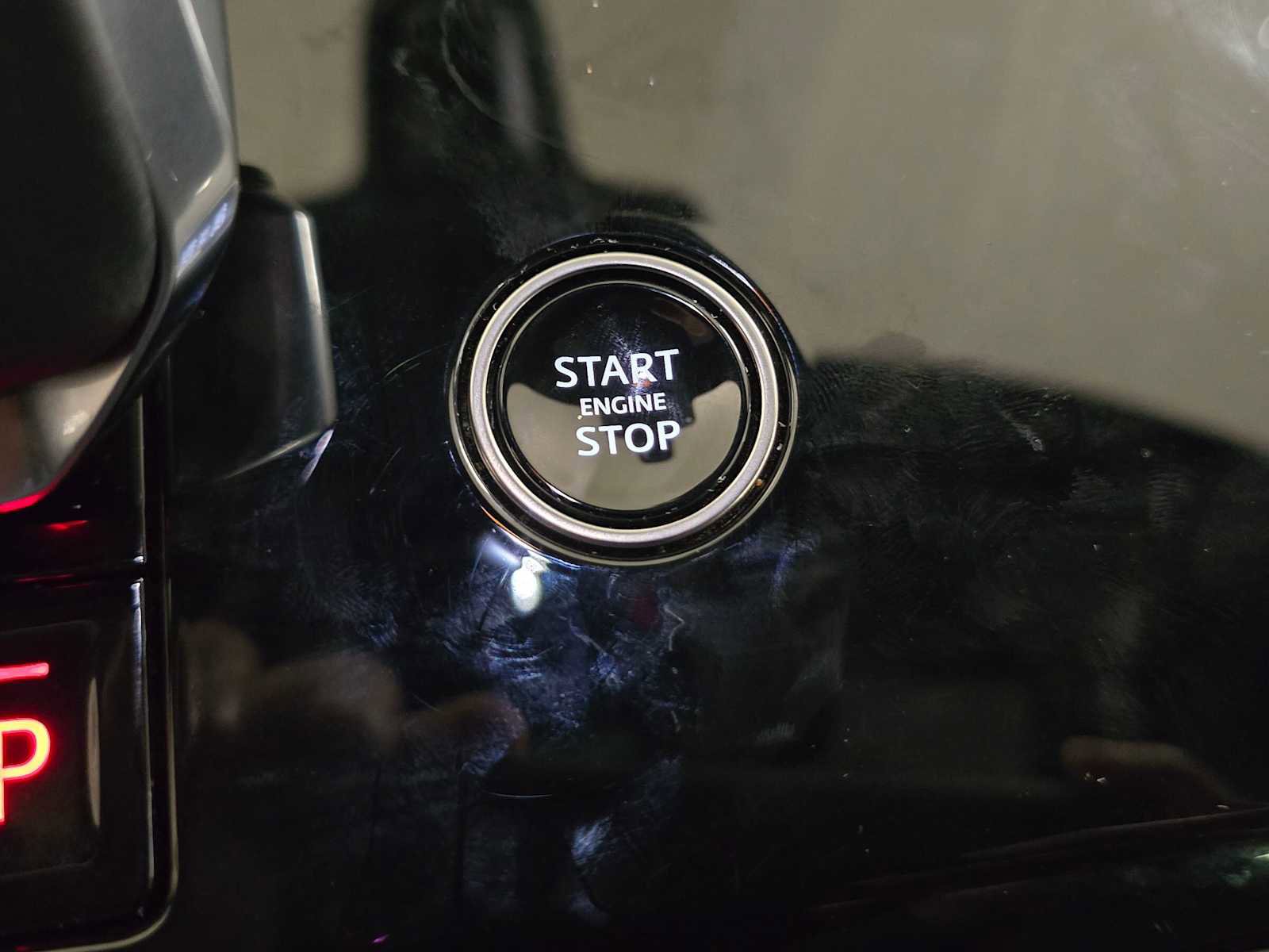 Used 2025 Land Rover Range Rover Sport SE image 35