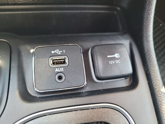 Used 2022 Jeep Cherokee Trailhawk w/ Comfort/Convenience Group AWD/4WD image 24