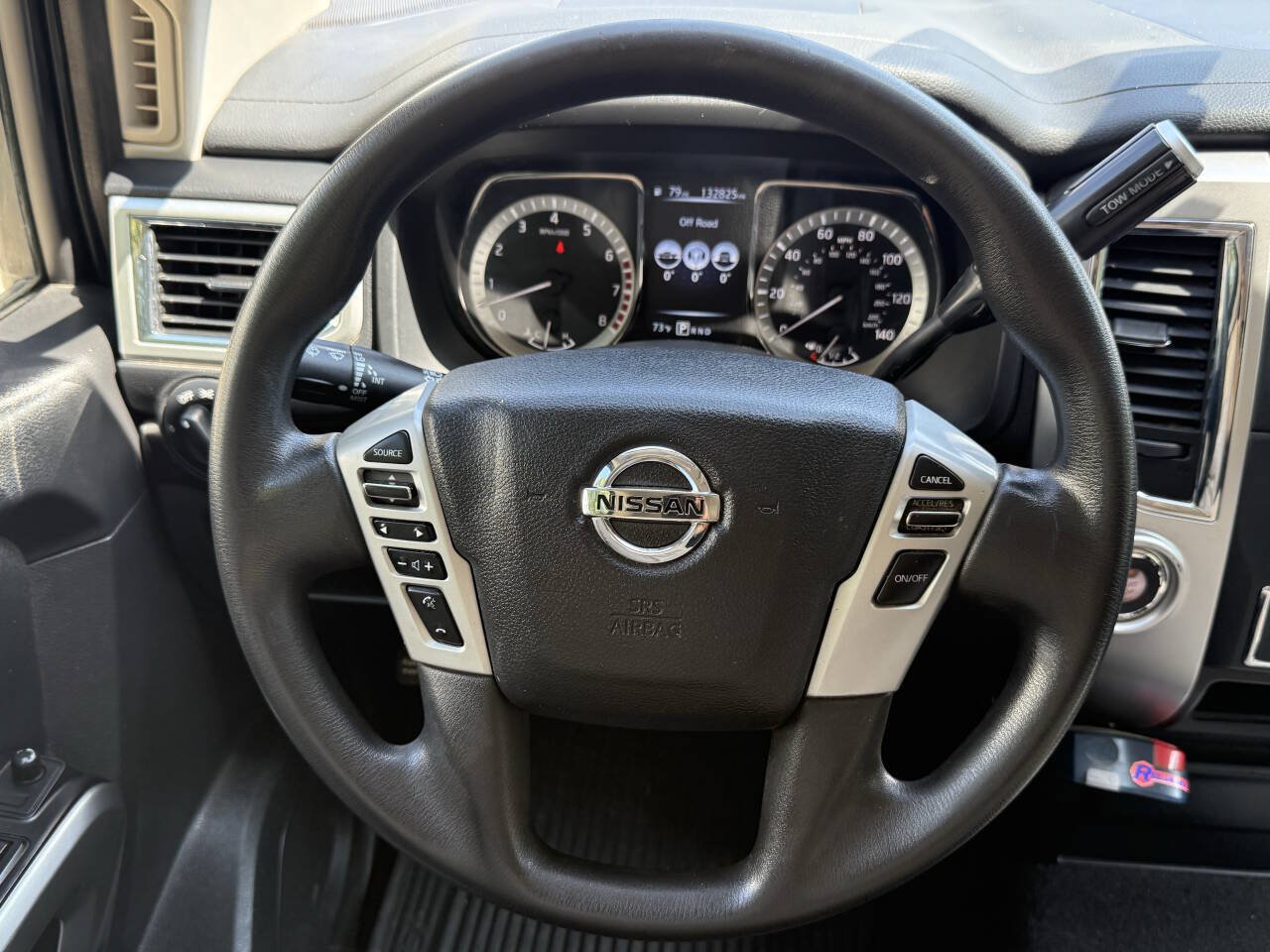 Used 2017 Nissan Titan SV RWD image 4