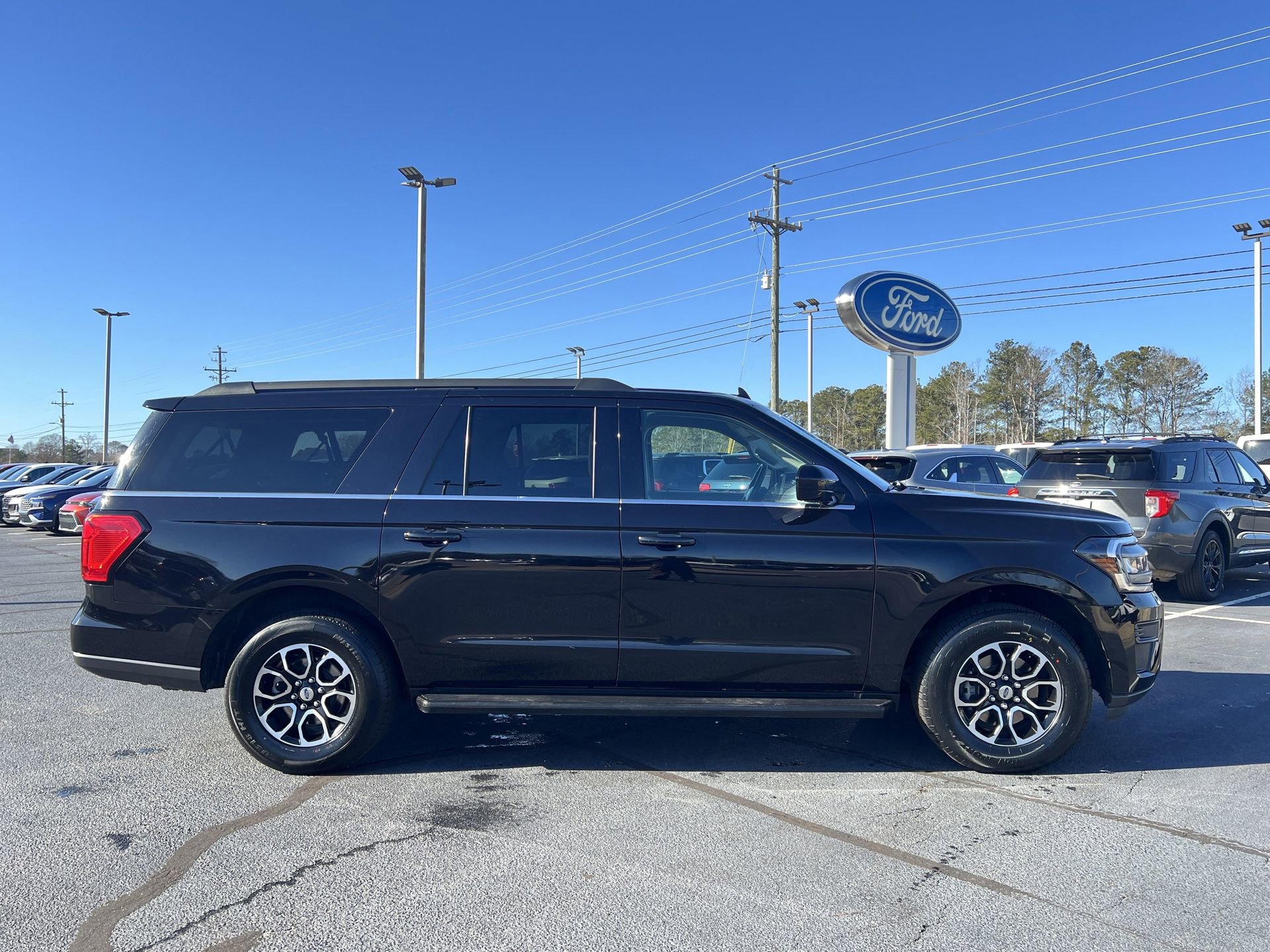 Certified 2024 Ford Expedition Max XLT image 28