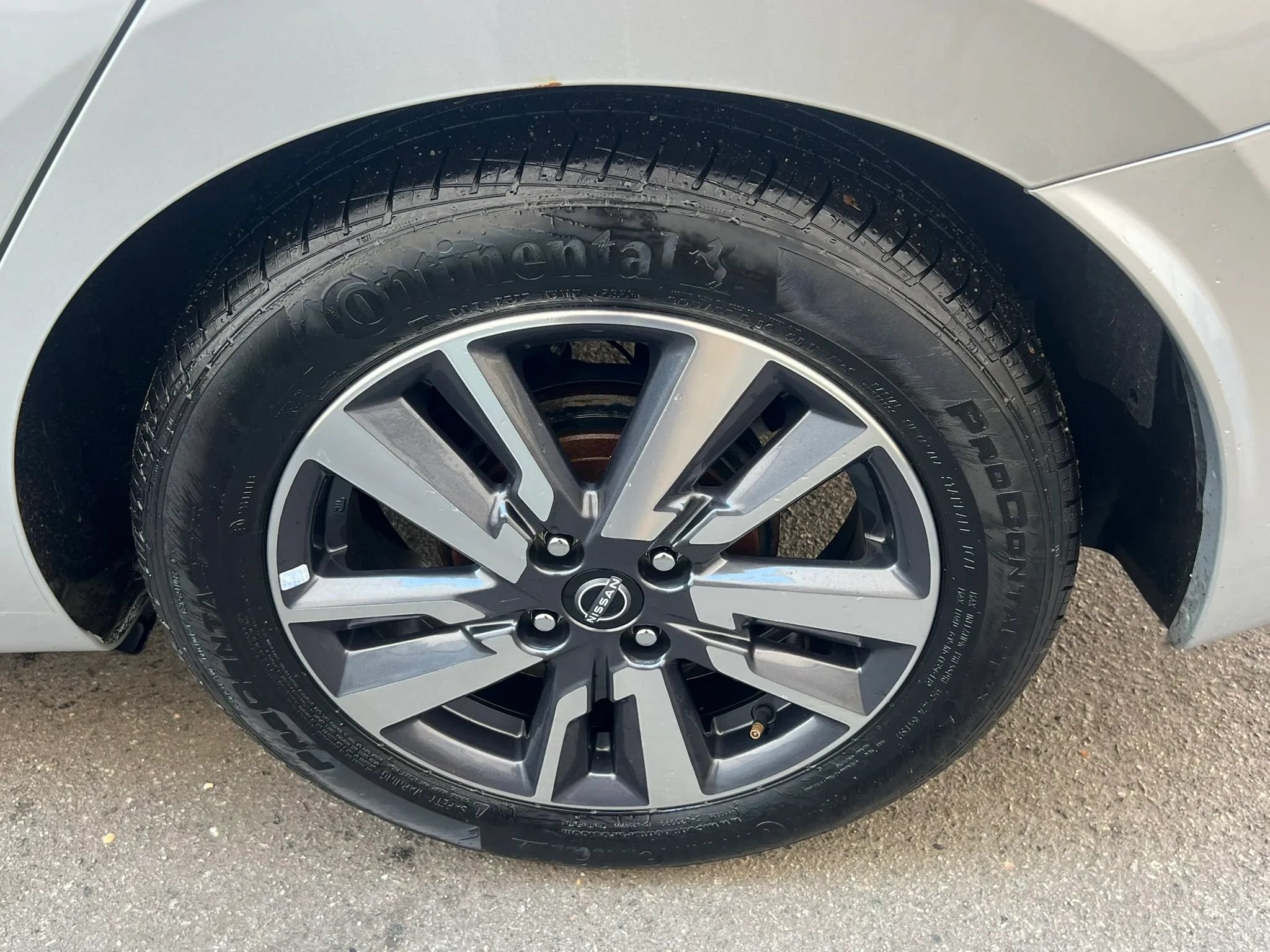 Used 2023 Nissan Versa SV FWD image 10
