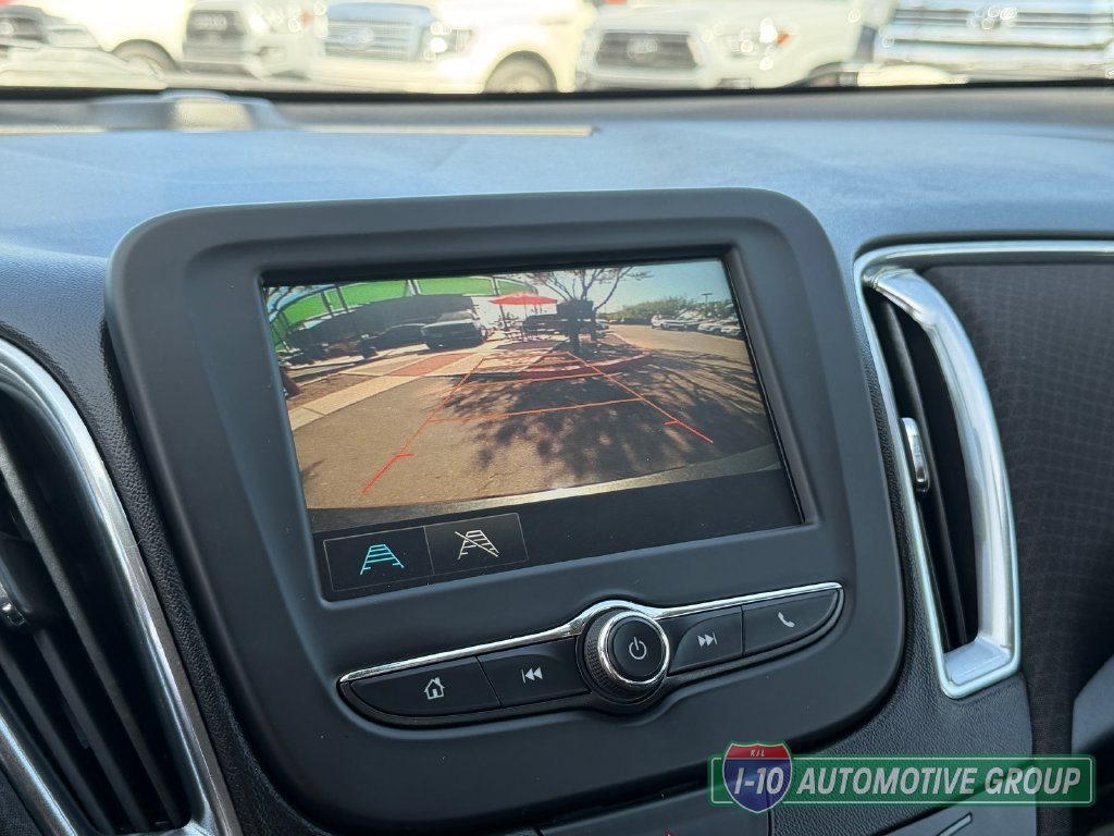 Used 2018 Chevrolet Malibu LT FWD image 24