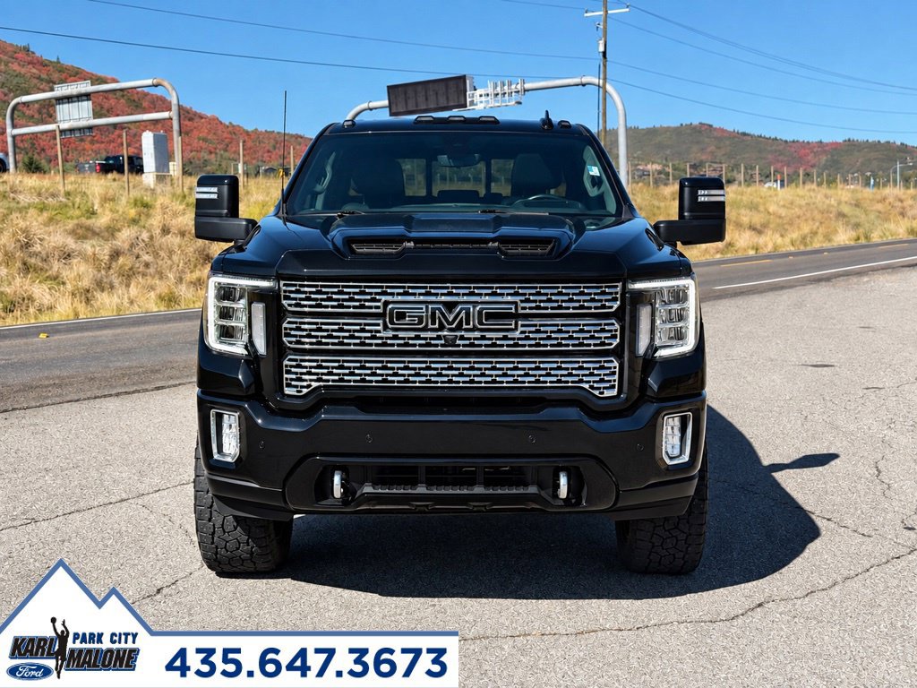 Used 2022 GMC Sierra 2500 Denali w/ Denali Black Diamond Edition AWD/4WD image 9