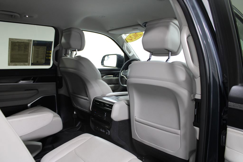 Used 2024 Jeep Wagoneer Series II image 32