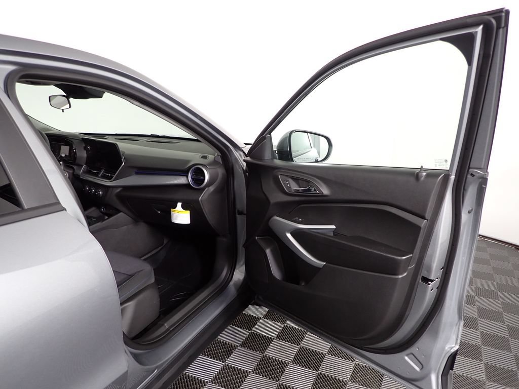 New 2026 Chevrolet Trax LS w/ LS Convenience Package FWD image 34