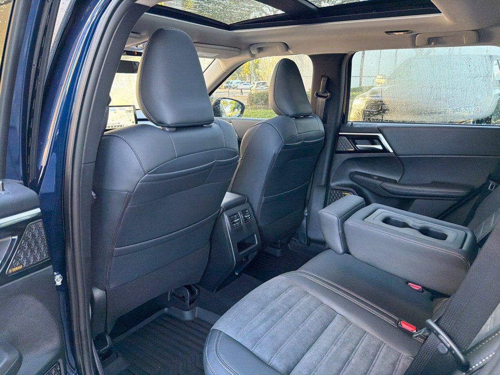 New 2026 Mitsubishi Outlander SE FWD image 34