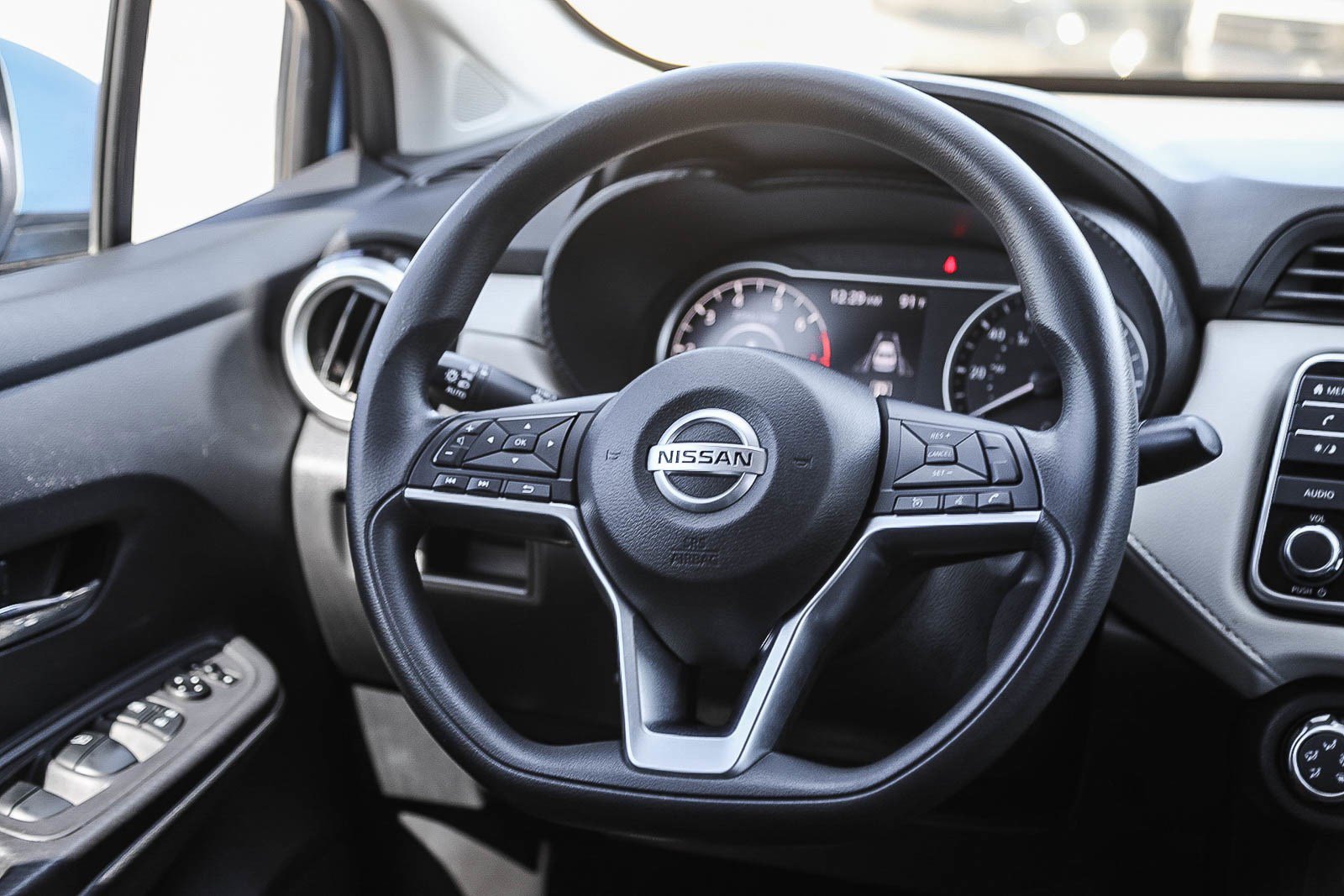 Used 2021 Nissan Versa SV FWD image 15