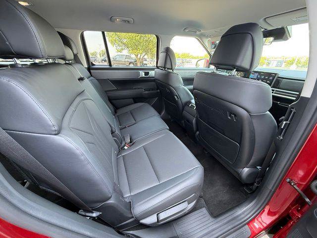 Used 2026 Hyundai Santa Fe SEL AWD/4WD image 4