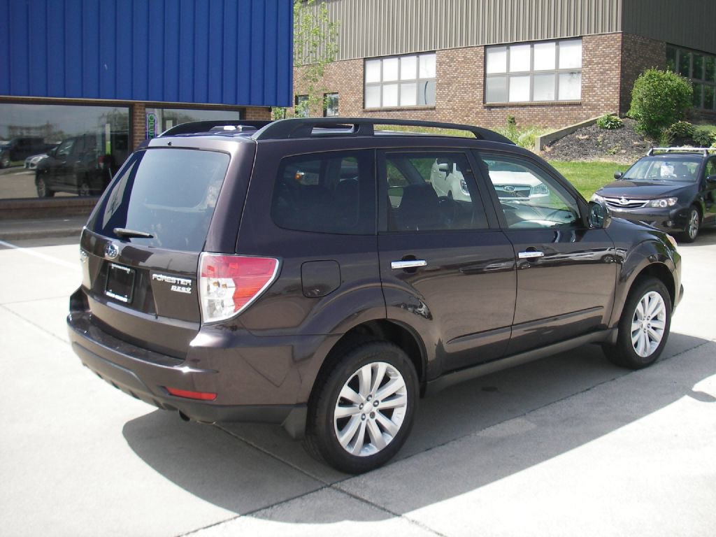 Used 2013 Subaru Forester 2.5X Limited AWD/4WD image 5