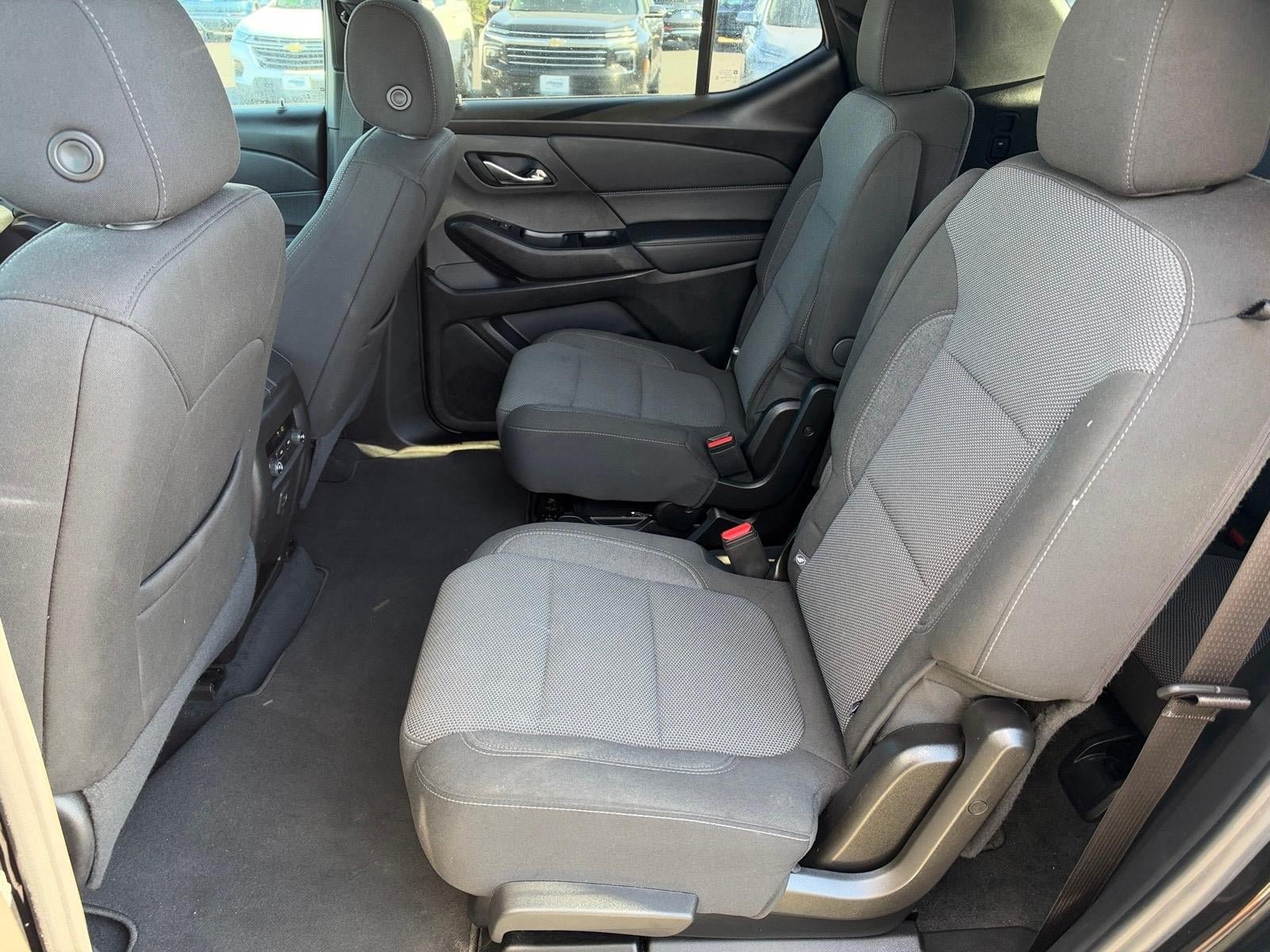 Used 2023 Chevrolet Traverse LT AWD/4WD image 5