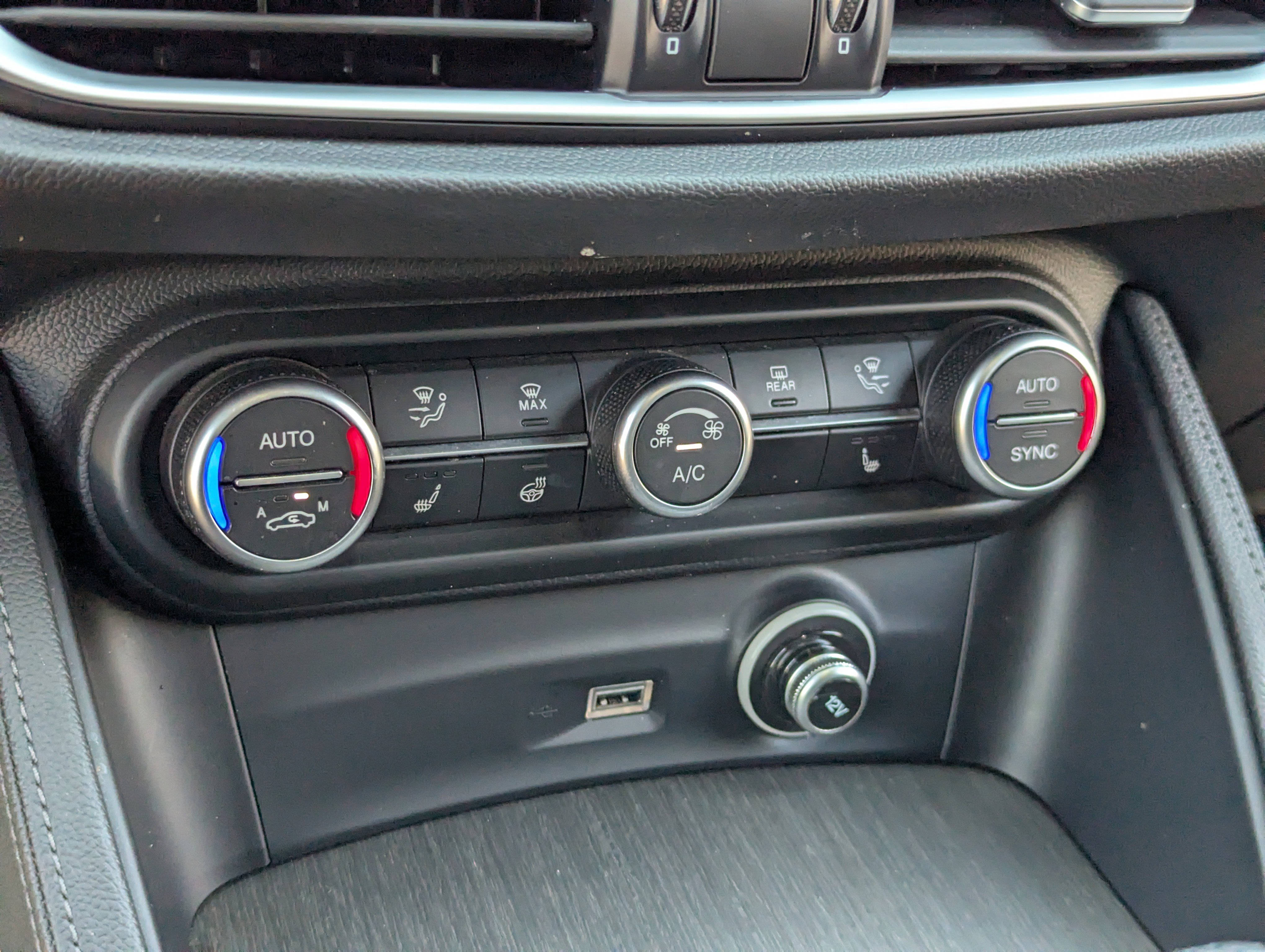 Used 2023 Alfa Romeo Stelvio Ti w/ Active Assist Plus Package image 27