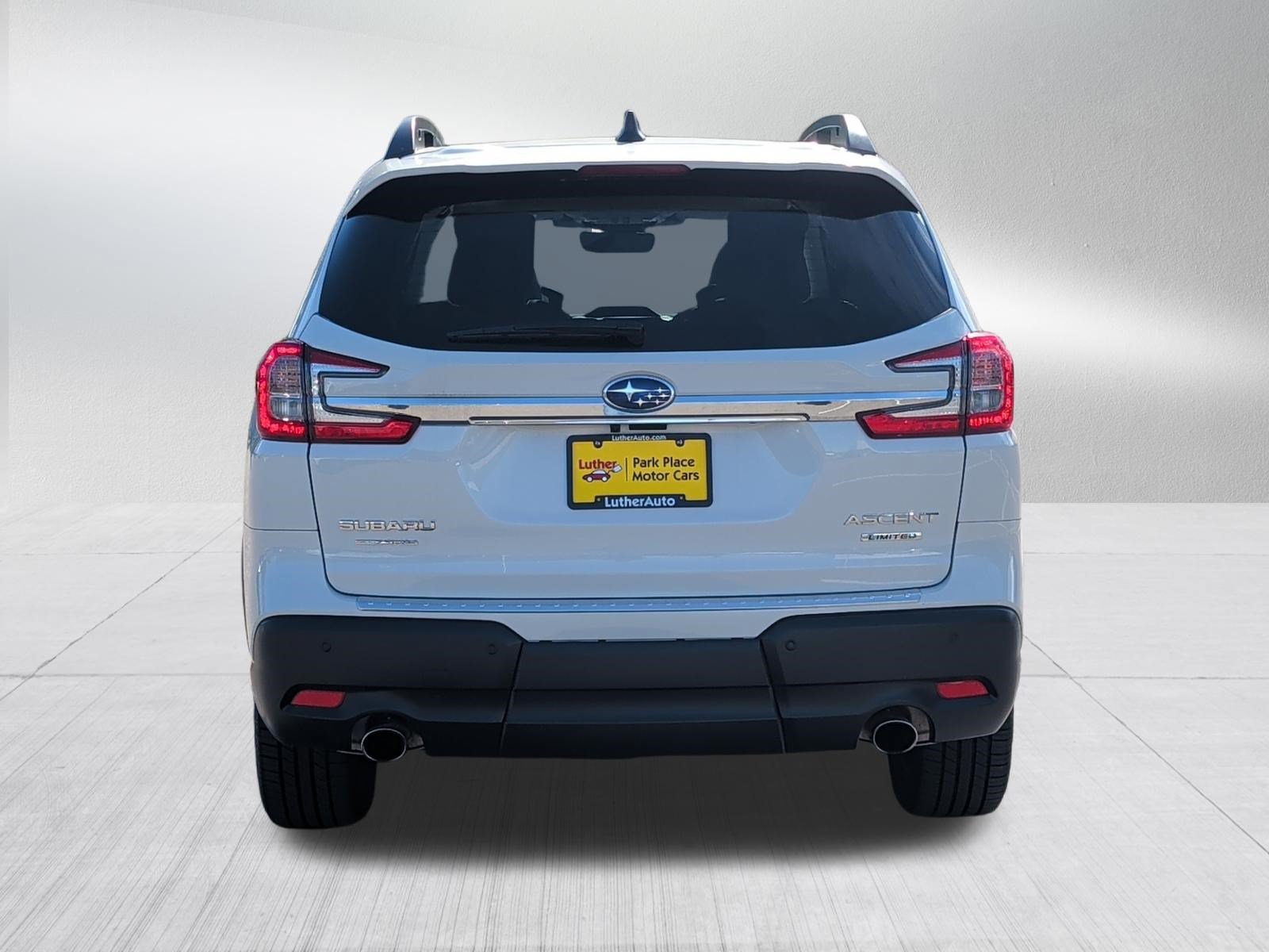 Used 2024 Subaru Ascent Limited w/ Technology Package AWD/4WD image 6