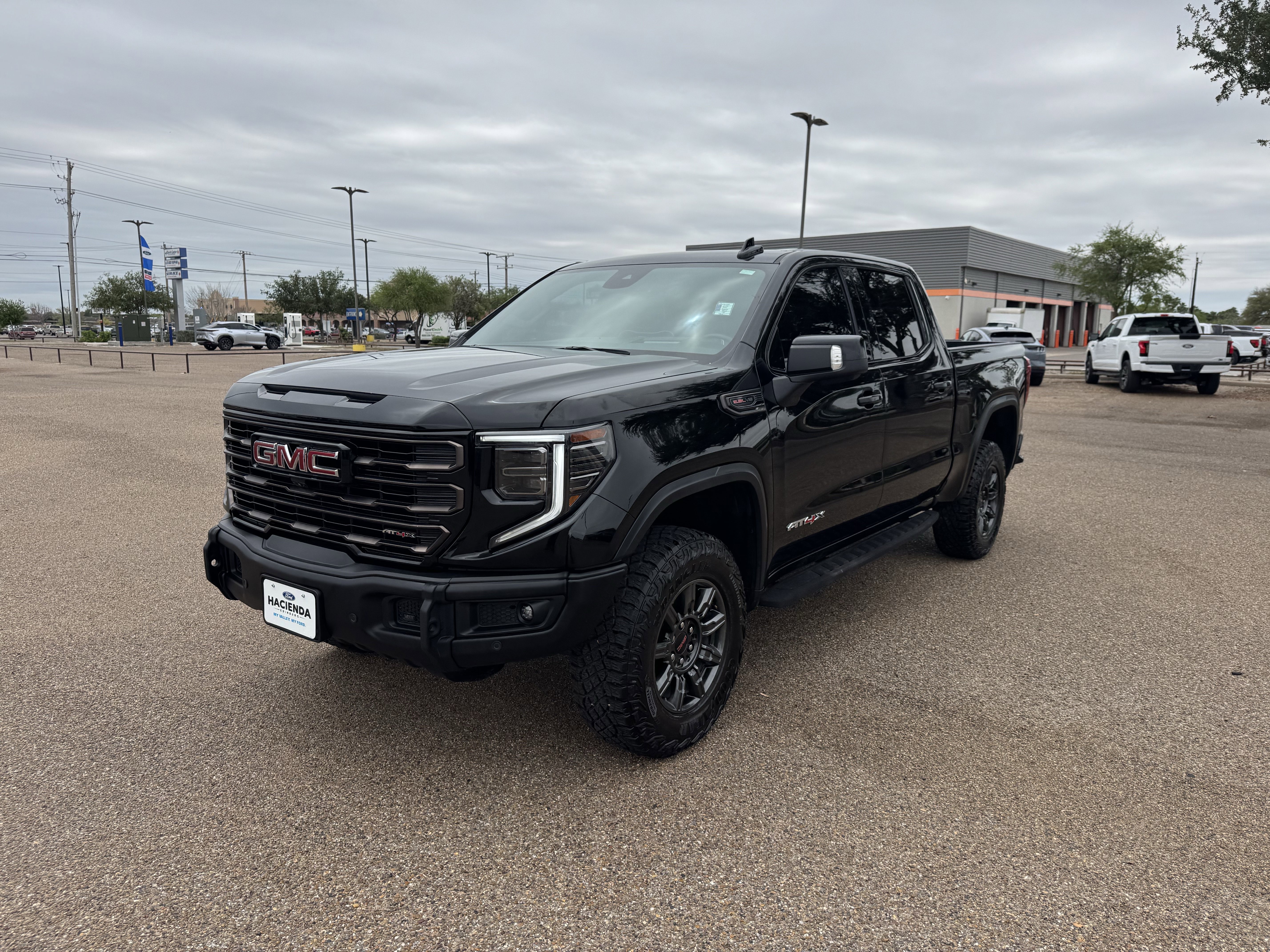 Used 2024 GMC Sierra 1500 AT4X image 1