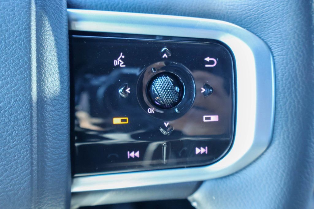 New 2026 Nissan Armada SL w/ Captain's Chari Seat Package image 11