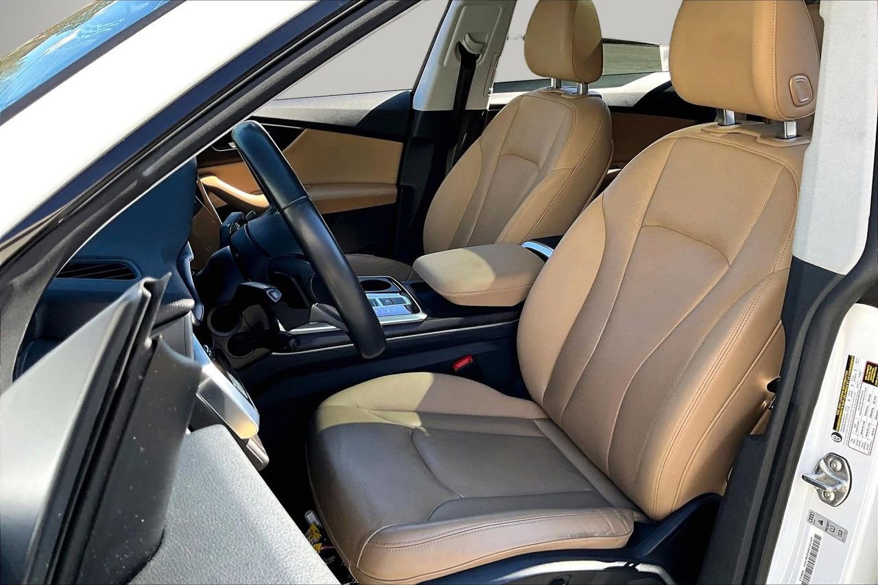 Used 2020 Audi Q8 Premium Plus w/ Premium Plus Package image 22