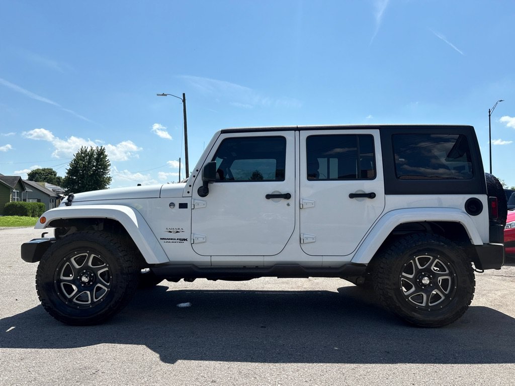 Used 2018 Jeep Wrangler Unlimited Sahara AWD/4WD image 2