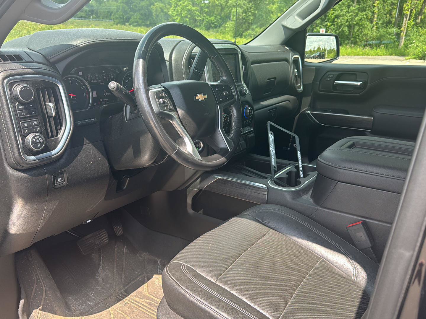 Used 2019 Chevrolet Silverado 1500 LTZ w/ LTZ Plus Package AWD/4WD image 11