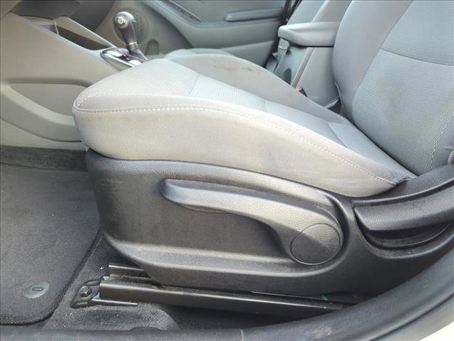 Used 2017 Kia Forte LX image 8